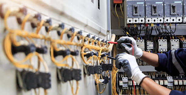 Professional Electrician technician working in East Dundee, IL
